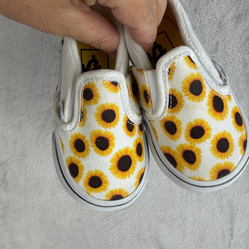 Vans Toddler Classic Slip-On V Sunflower White Floral Sneakers Size 4.5 Toddler
